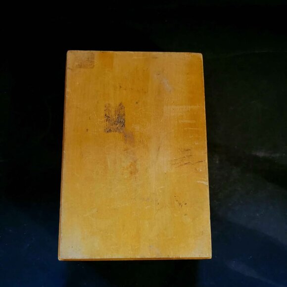 Vintage, Hand-Carved Wooden Trinket Or Jewelry Box - Picture 6 of 9